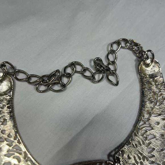 Jose Barrera Silvertone Vintage For Avon "Falling Leaves" Necklace - Picture 7 of 9
